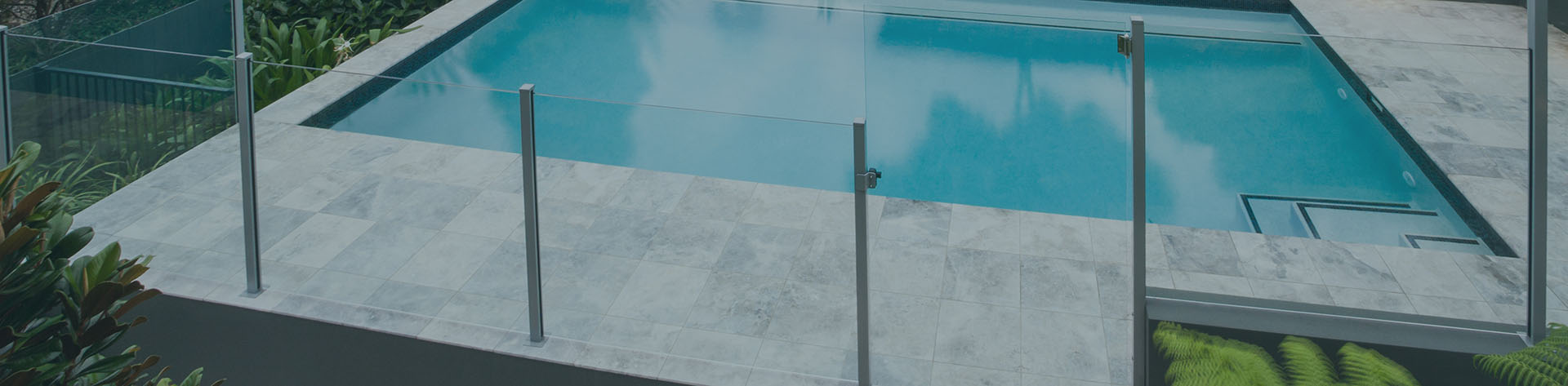 Glass pool barrier